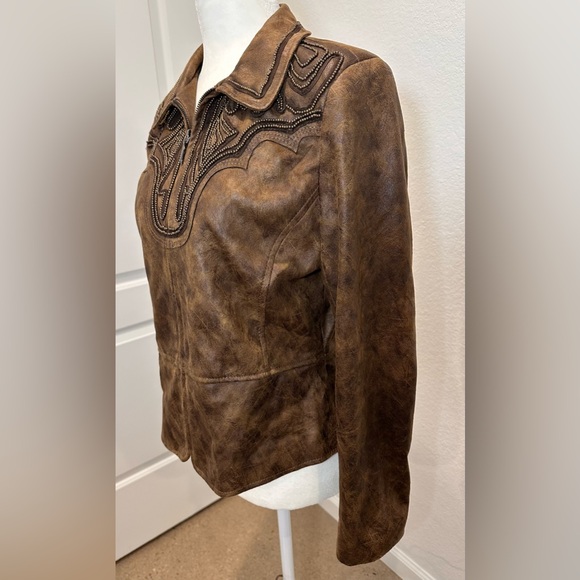 Western style faux leather jacket brown w beads and zipper size small to medium - Picture 2 of 16